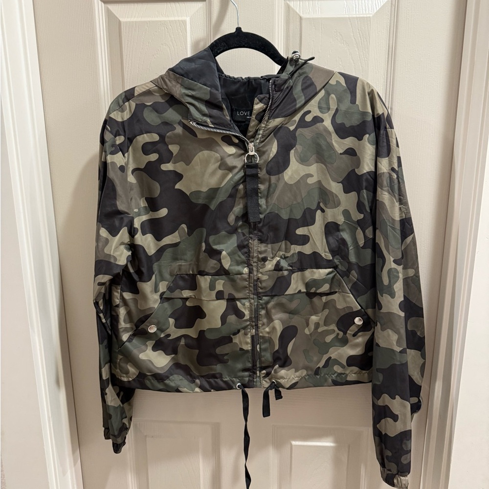 Camouflage Hooded Wind Breaker Jacket